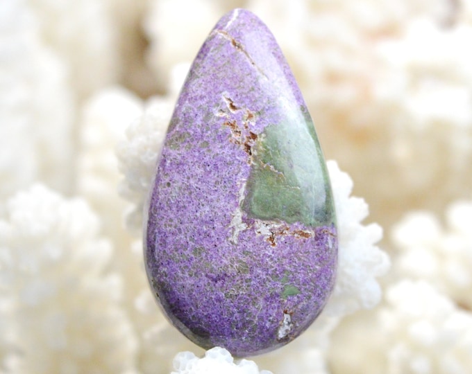 Stichtite & Serpentine 33 carats - natural stone cabochon - Tasmania, Australia // DX8