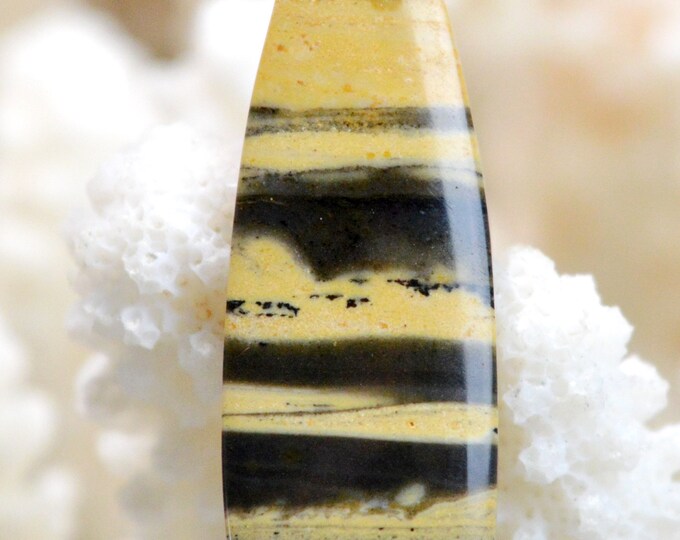 15 carat tiger jasper - natural stone cabochon pendant - Indonesia // Ref AK81