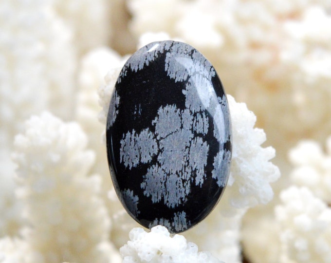 25 carat Flake Obsidian - natural stone cabochon - USA / EL99