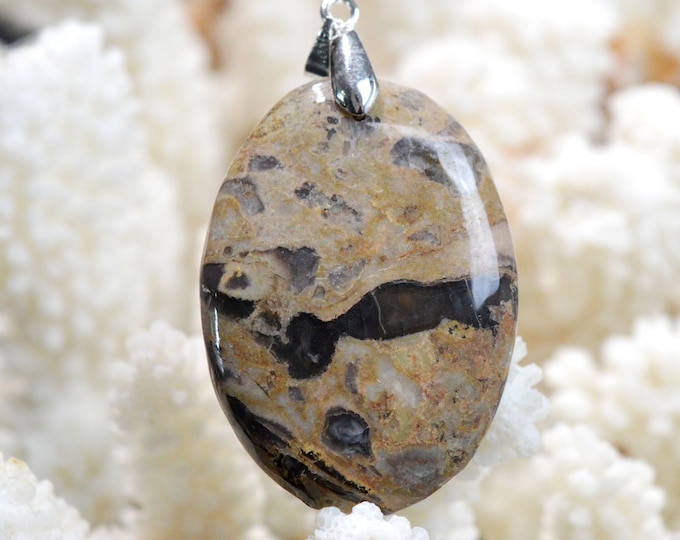 63 carat Wave Jasper - natural stone cabochon pendant - Madagascar / EB58