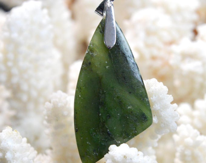 Jade 49 carats - natural stone cabochon pendant - Indonesia / FS86