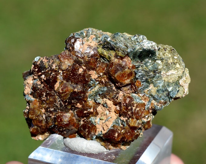 Grossular garnet var. Hessonite & Clinochlore 70 grams - Koukouri diggings, Trantimou, Diakon, Bafoulabé Cercle, Kayes Region, Mali