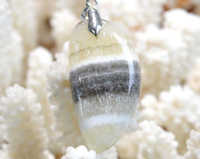 51-carat calcite - natural stone cabochon pendant - Mexico / GA89