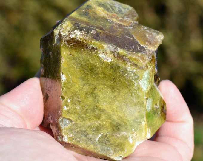 Garnet var. grossular 511 grams - Diakon District, Diakon Commune, Bafoulabé Circle, Kayes Region, Mali