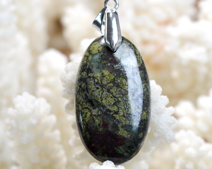 33 carat Dragon Blood Jasper - natural stone cabochon pendant - Australia / EN86