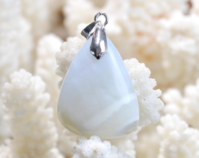 30 Carat Owyhee Opal - Natural Gemstone Cabochon Pendant - USA / FQ81