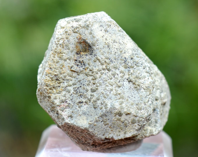 Achtaragdite / Kaolinite psd after Helvine - 74 grams - Akhtaragda River mouth, Vilyui River Basin, Mirninsky District, Sakha, Russia