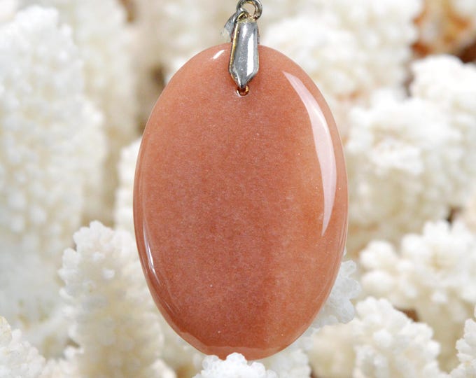 62-carat red aventurine - natural stone cabochon pendant - Canada / GC17