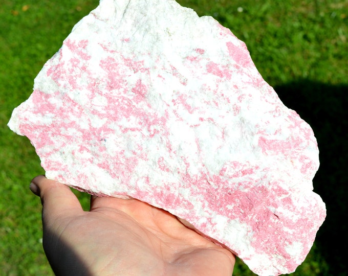 Thulite 1500 grams - Mjønes Tunnel, Åstfjorden, Snillfjord, Orkland, Trøndelag, Norway