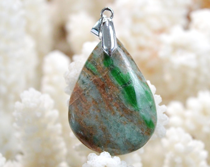 Jade Omphacite & Gedrite Garnet 45 carats - natural stone cabochon pendant - Italy / FM63 - RARE