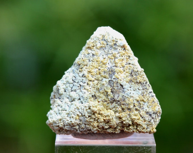Achtaragdite / Kaolinite psd after Helvine - 10 grams - Akhtaragda River mouth, Vilyui River Basin, Mirninsky District, Sakha, Russia