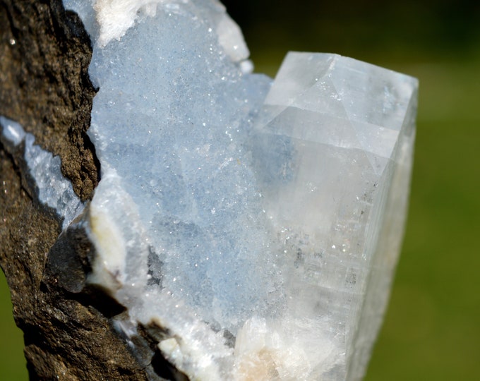 Apophyllite & Chalcedony 135 grams - Pune District, Pune Division, Maharashtra, India