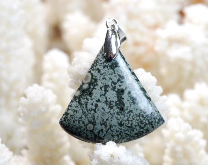Variolite 34 carats - natural stone cabochon pendant - Lavagna, Genoa, Liguria, Italy - FF26