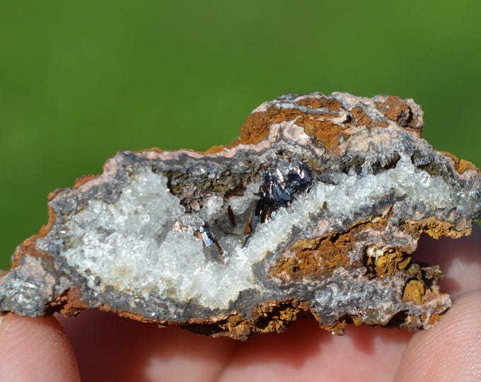 Goethite & Quartz 21 grams - Les Redoutières Mine, Chaillac Mines, Chaillac, Le Blanc, Indre, Centre-Val de Loire, France