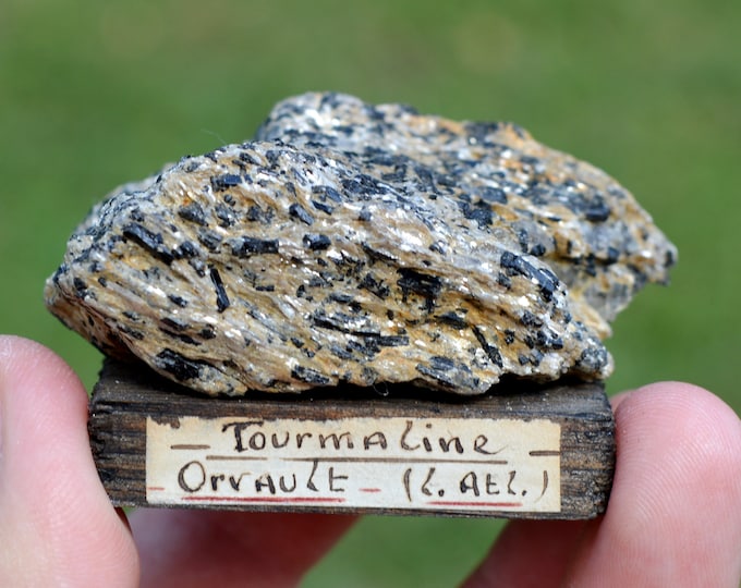 Tourmaline var. Schorl 142 grams - Orvault, Nantes, Loire-Atlantique, Pays de la Loire, France