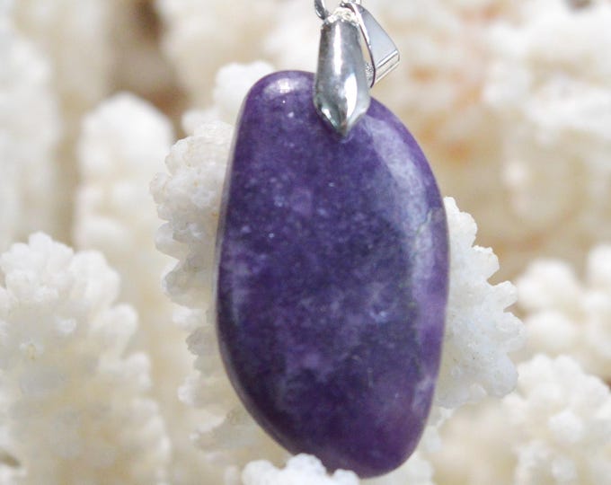 31-carat Lepidolite - natural stone cabochon pendant - Brazil / FW75