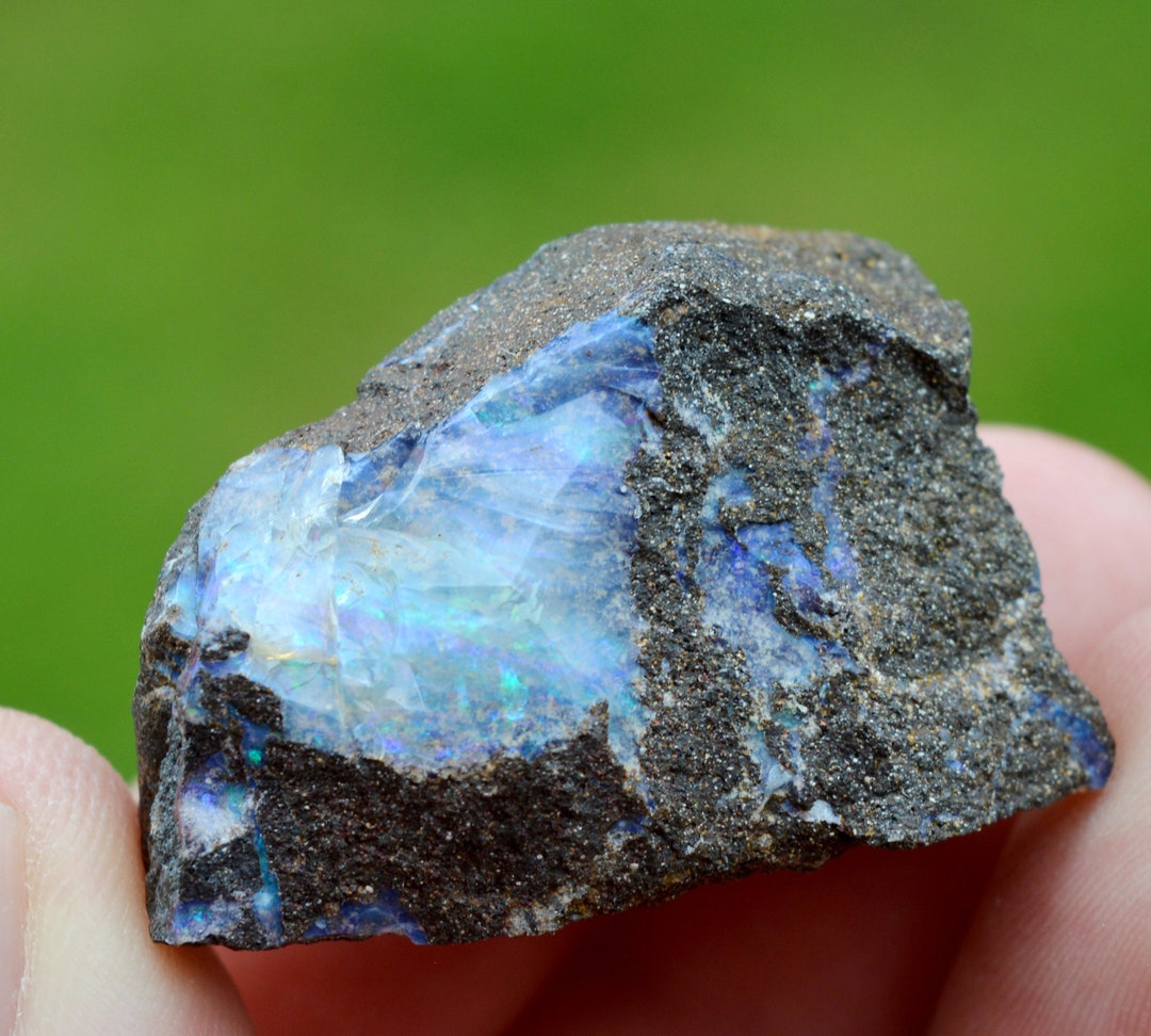 Opale Boulder Du Queensland - 35.80 Carats Cabochon - Pierre Naturelle Pour Lapidaire Ou Collection