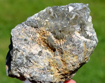 Fluorite 527 grams - Chaillac, Indre, Centre-Val de Loire, France