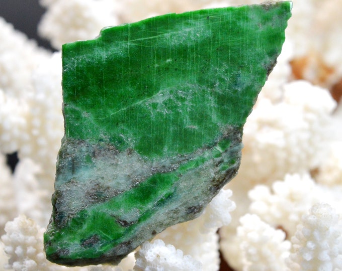 Slice - Jade Omphacite var. omphacite chrome 63 grams - Pellice Valley, Metropolitan City of Turin, Piedmont, Italy