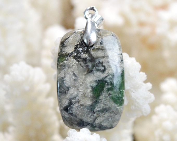 28 carat Smaragdite - natural stone cabochon pendant - Corsica, France // DY15