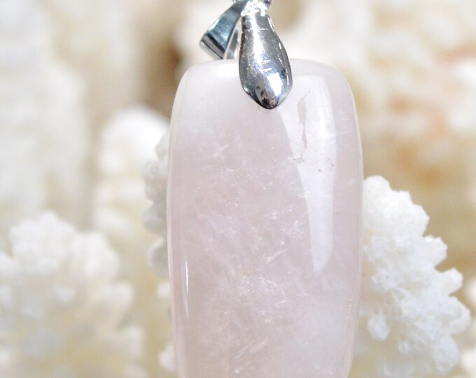 Quartz rose 48 carats - pendentif cabochon pierre naturelle - Madagascar / BT86