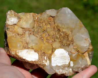 Quartz 917 grams - Vieux Mayres pegmatite (Le Château pegmatite), Mayres, Largentière, Ardèche, Auvergne-Rhône-Alpes, France