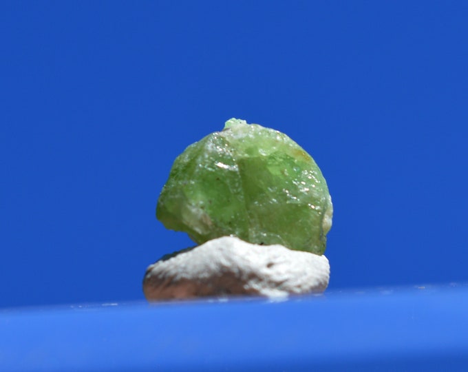 Grossular Garnet var. Tsavorite 7 carats - Merelani Hills, Lelatema Mountains, Simanjiro District, Manyara Region, Tanzania