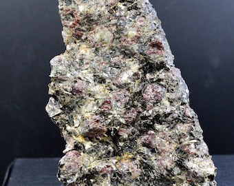 Almandine garnet & phlogopite biotite - 767 grams - Ponte Nova, Minas Gerais, Brazil