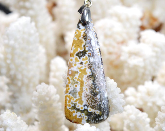 38-carat Orbicular Jasper - Natural Stone Cabochon Pendant - Madagascar / FZ35