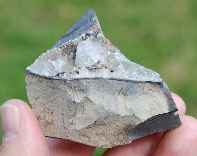 Dipyramidal quartz 106 grams - Irhoud Mine, Youssoufia Province, Marrakesh-Safi Region, Morocco