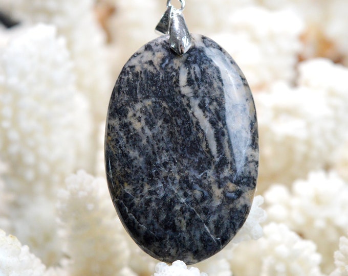 81 carat dendrite agate - natural stone cabochon pendant - Türkiye // EB48