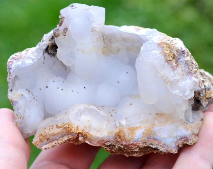 Chalcedony 376 grams - Rumipata, Ichuña District, General Sánchez Cerro Province, Moquegua, Peru