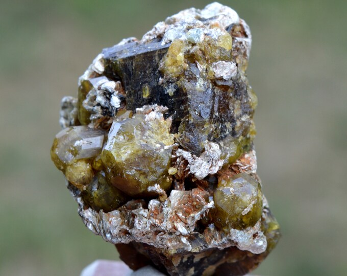 Grossular garnet & Chlinochlore 85 grams - Sandaré, Sandaré Commune, Nioro du Sahel Cercle, Kayes Region, Mali