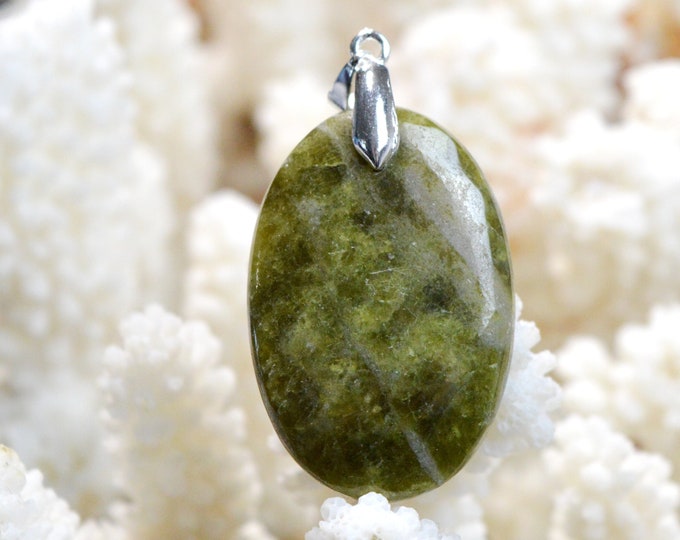 Vesuvianite 57 carats - natural stone cabochon pendant - Canada / EK8