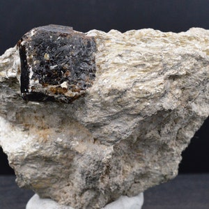 Tourmaline var. Dravite 285 grams - Yinnietharra Dravite mine, Yinnietharra, Upper Gascoyne Shire, Western Australia, Australia