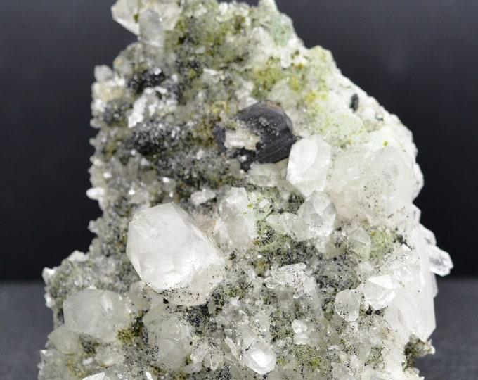 Babingtonite prehnite quartz - 214 grams - Qiaojia, Hunan, China