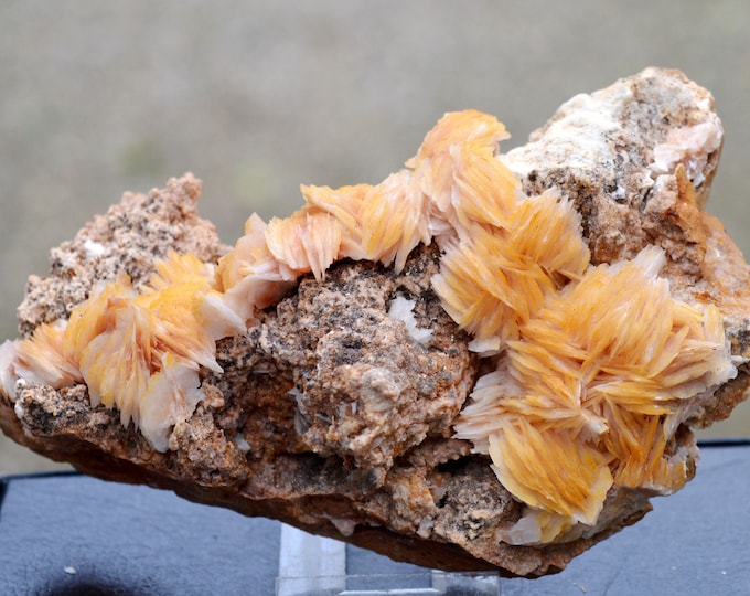 Baryte - 633 grams - Les Dalles Mine, Mibladen mining district, Midelt Province, Drâa-Tafilalet Region, Morocco