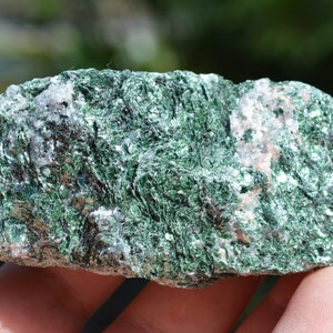 Muscovite var. Fuchsite & Quartz 259 grams - Løvgavlen marble quarry, Fauske, Nordland, Norway
