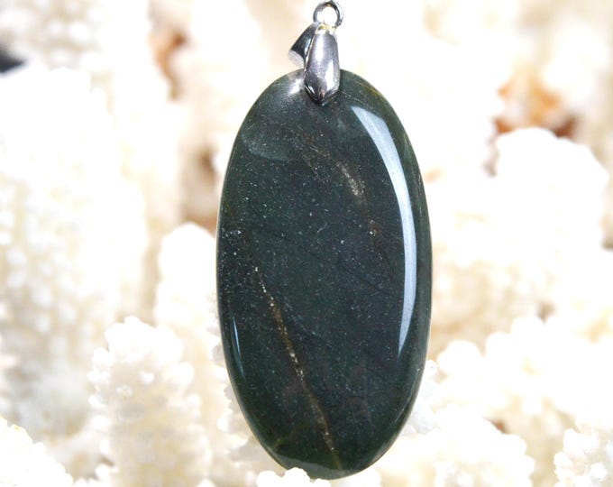 68-carat jade - natural stone cabochon pendant - Canada / FZ52