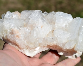 Apophyllite & Stilbite 860 grams - Jalgaon District, Maharashtra, India