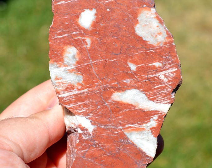 Red Jasper & Quartz 470 grams - Barga, Lucca Province, Tuscany, Italy