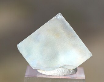 Fluorite 8 grams - Brioude, Haute-Loire, Auvergne-Rhône-Alpes, France