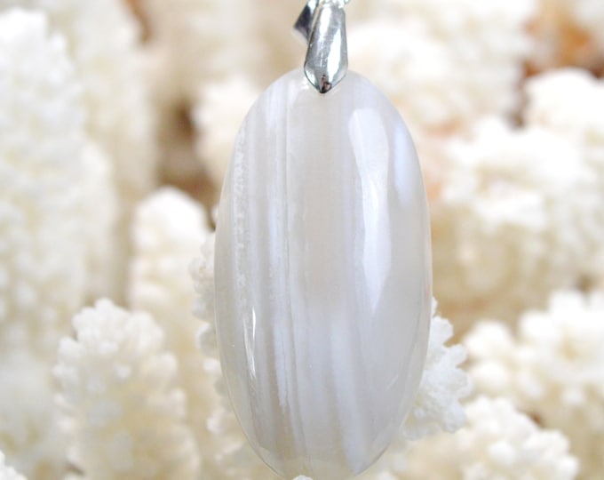 69 carat blue lace agate - natural stone cabochon pendant - Mozambique // DQ31