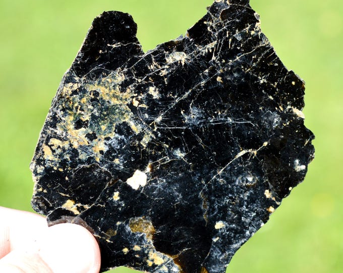 Biotite 4 grams - Betroka, Anosy, Madagascar