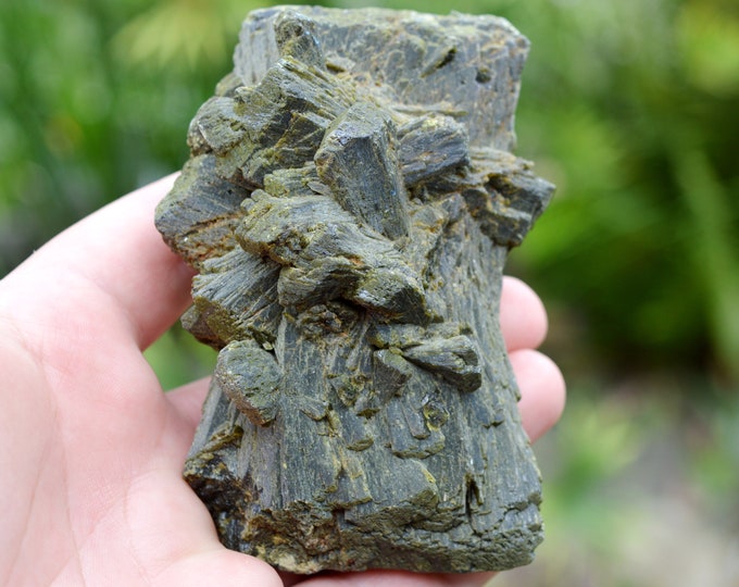 Epidote 552 grams - Bafoulabé Circle, Kayes Region, Mali