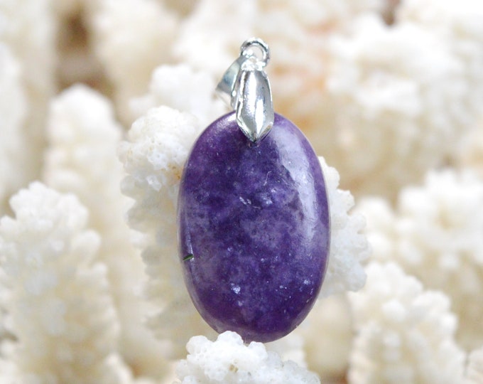 22 carat Lepidolite - natural stone cabochon pendant - Brazil / EY82