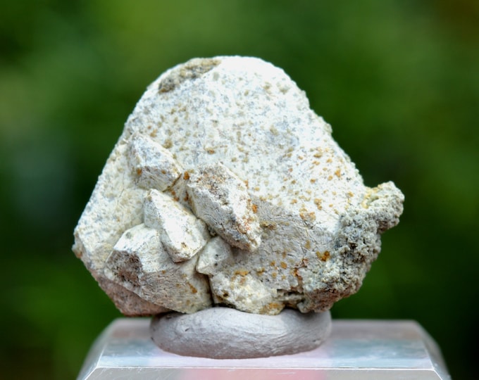 Achtaragdite / Kaolinite psd after Helvine - 25 grams - Akhtaragda River mouth, Vilyui River Basin, Mirninsky District, Sakha, Russia