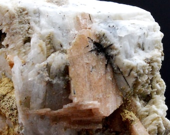 Serandite & aegirine - 11 grams - Poudrette quarry, Mont Saint-Hilaire, La Vallée-du-Richelieu RCM, Montérégie, Quebec, Canada