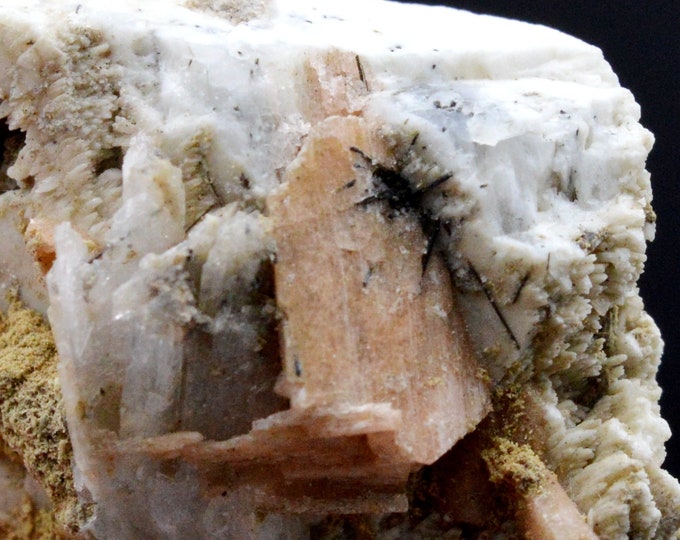 Serandite & aegirine - 11 grams - Poudrette quarry, Mont Saint-Hilaire, La Vallée-du-Richelieu RCM, Montérégie, Quebec, Canada