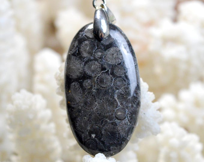 38 carat fossil coral - natural stone cabochon pendant - Indonesia /FP91